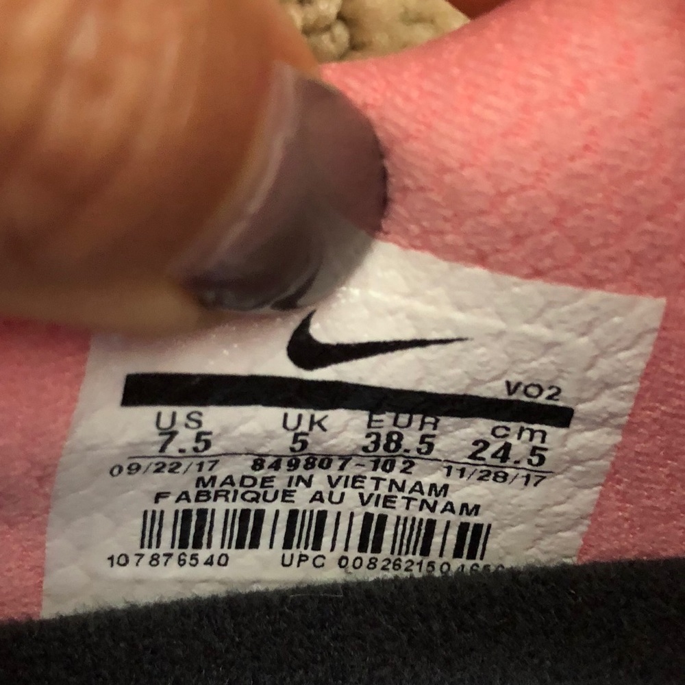 🎆 New🎆 NIKE white Metcon 3  ~ various sizes - Picture 6 of 6